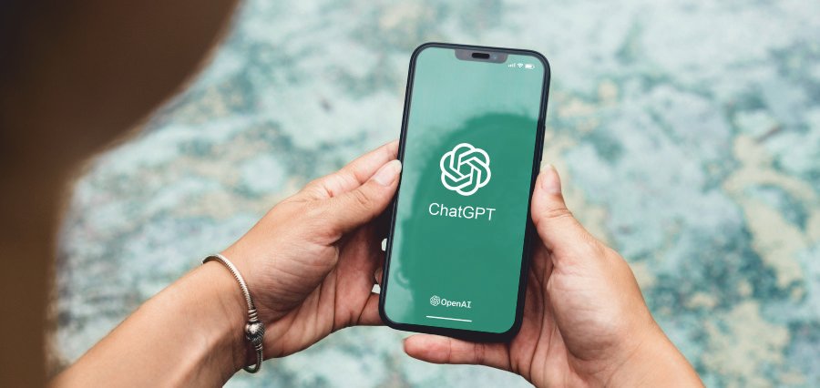 You are currently viewing ChatGPT becomes Apple’s most downloaded free iPhone app of 2025 in the U.S.